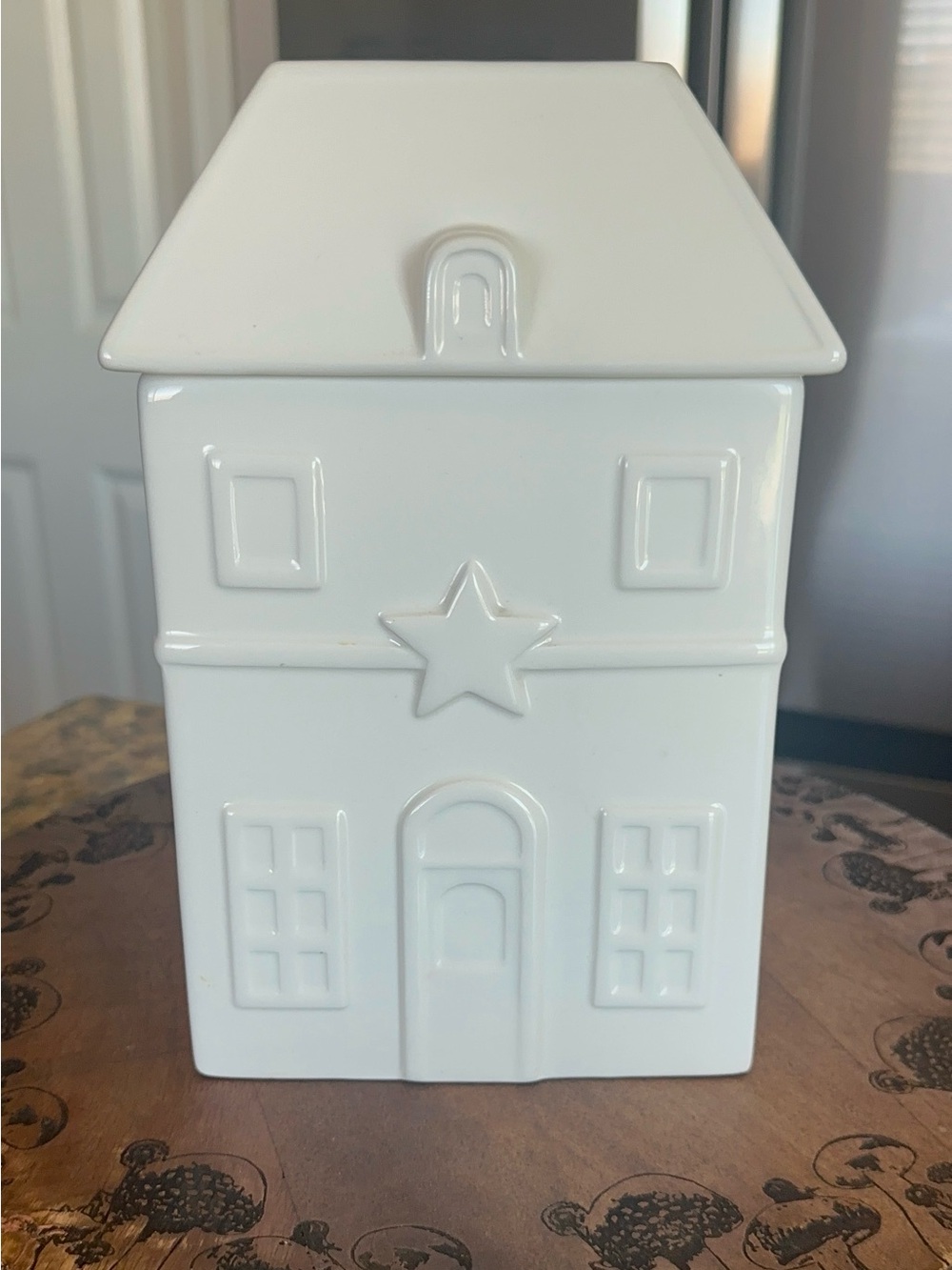 Threshold Eartenware House Decorative Cookie Jar.